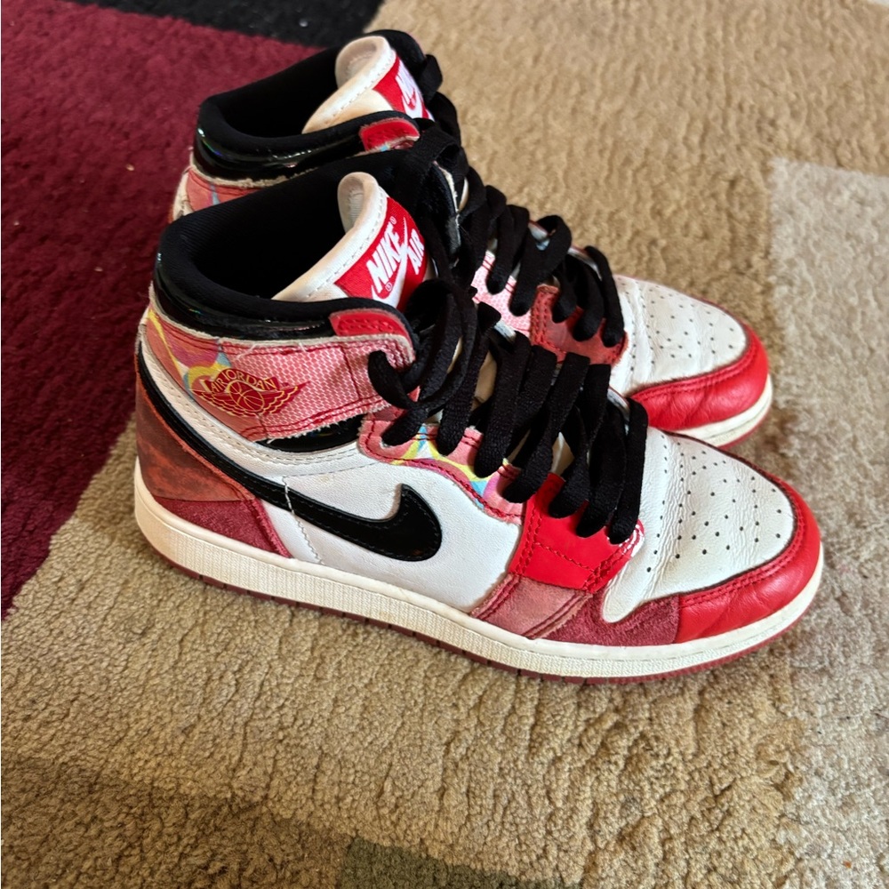 Jordan 1 Retro High OG
Spider-Man Across the Spider-Verse